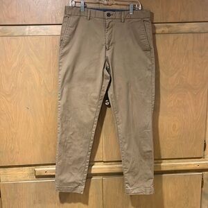 Banana Republic Mason Chino Khaki/Tan Athletic Fit - 34 x 32